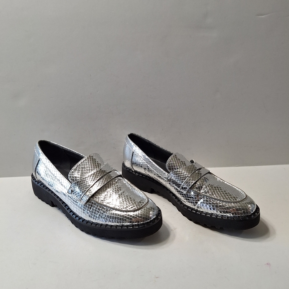 Franco Sarto Cassandra Metallic Silver Snake Print Faux Leather Loafers Size: 8 - Picture 2 of 14